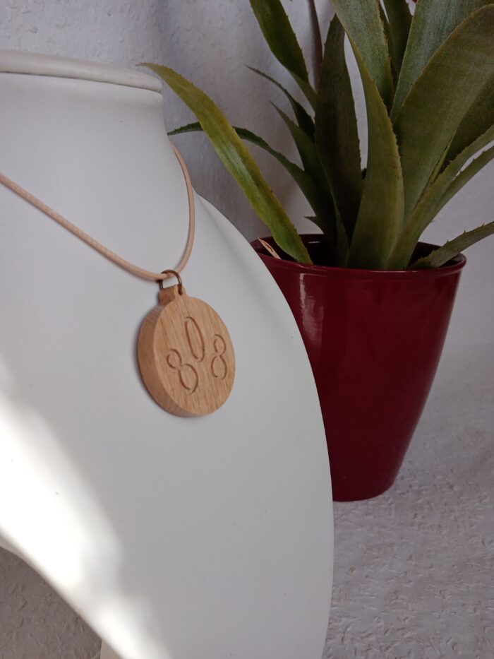 Gravírozott 808nő natúr kerek fanyaklánc - Image 2