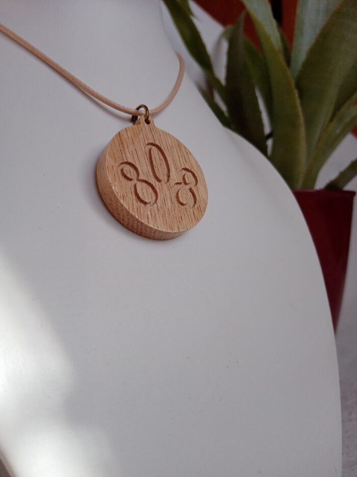 Gravírozott 808nő natúr kerek fanyaklánc - Image 3