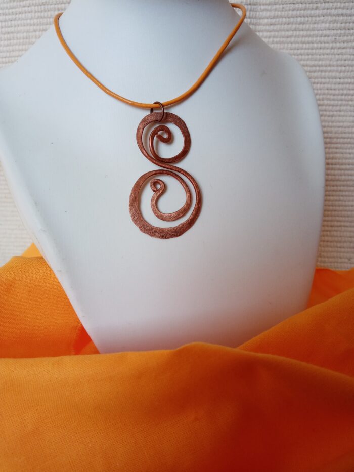 KÖZEPES Réz ÁLLÓ 808nő ékszer vajszínű bőrzsinóron 6 cm medállal (másolat) - Image 2